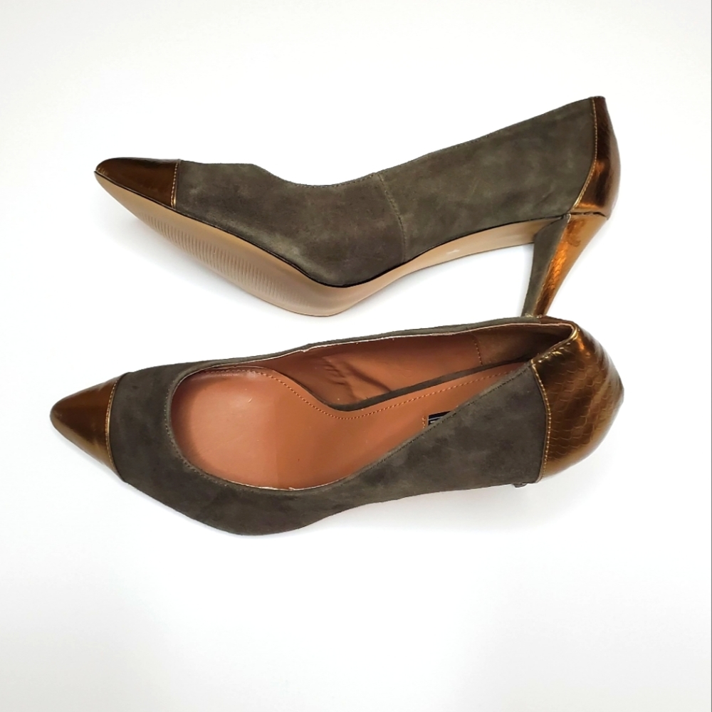 JUNE AMBROSE Suede Pumps